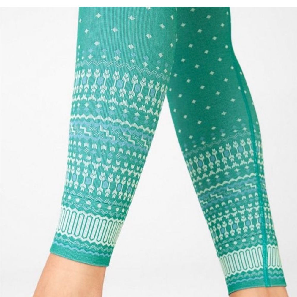 Fabletics Green and White Activewear Set - Picture 10 of 12